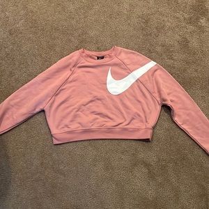 Cropped Nike sweatshirt